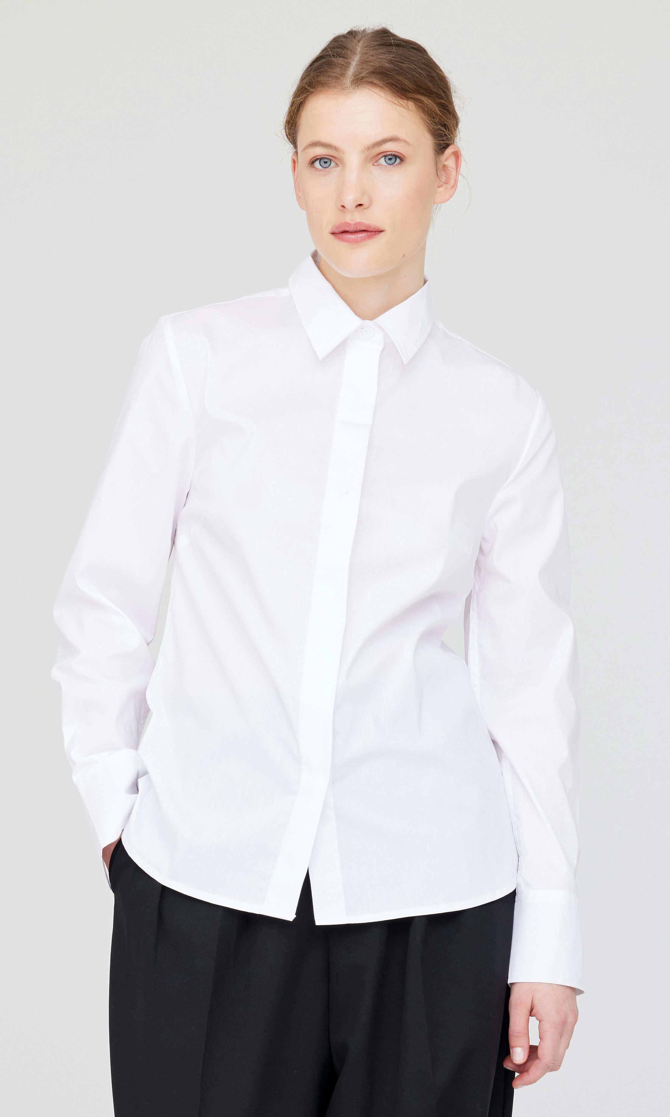 Whiteelu Aurora blouse White Sサイズ  試着のみ
