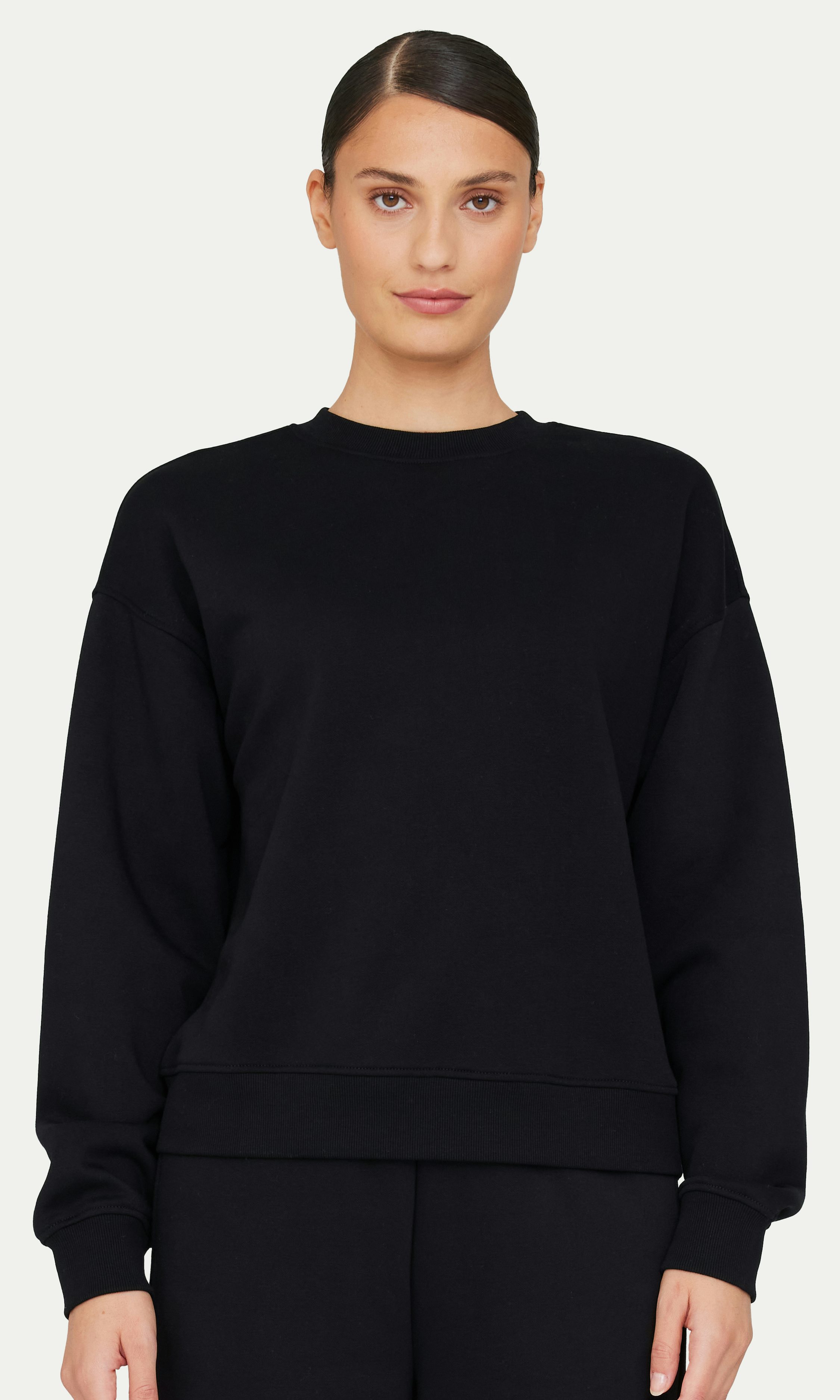 Black L Essence Crewneck | Women | | Cubus