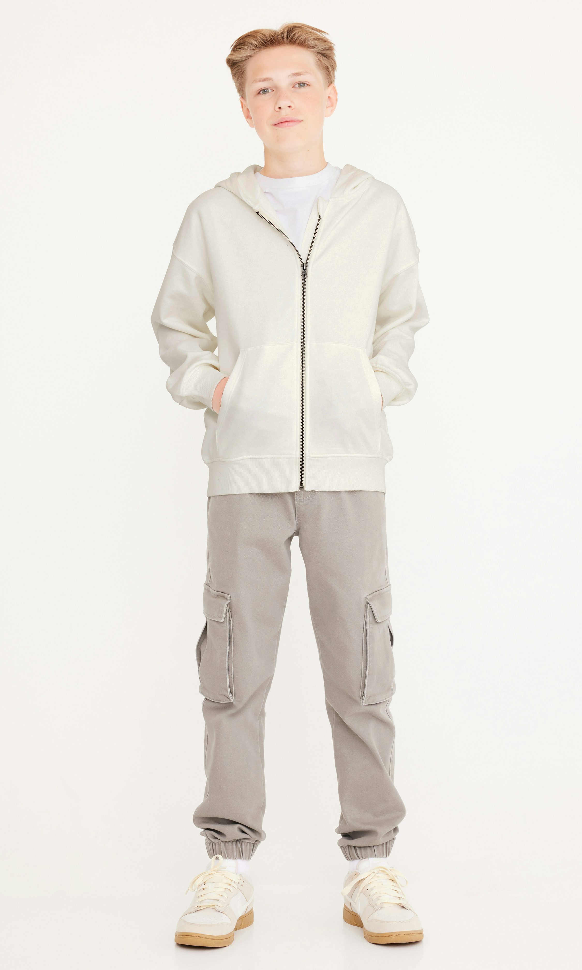 宮世琉弥 butreal Side-Zip-Hoodie White 宮世琉弥 butreal Side-Zip-Hoodie White